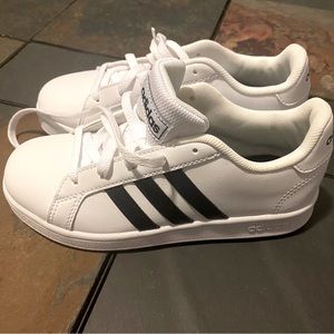 New!! Adidas Grand Court 2.0 White & Black Tennis shoes!